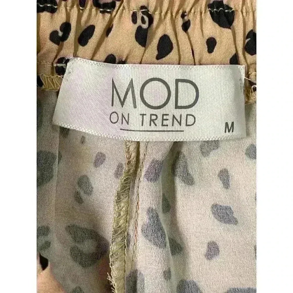 Mod On Trend Women's Leopard Skort Ruffled Bottom Faux Wrap SIZE-MEDIUM - Picture 4 of 4